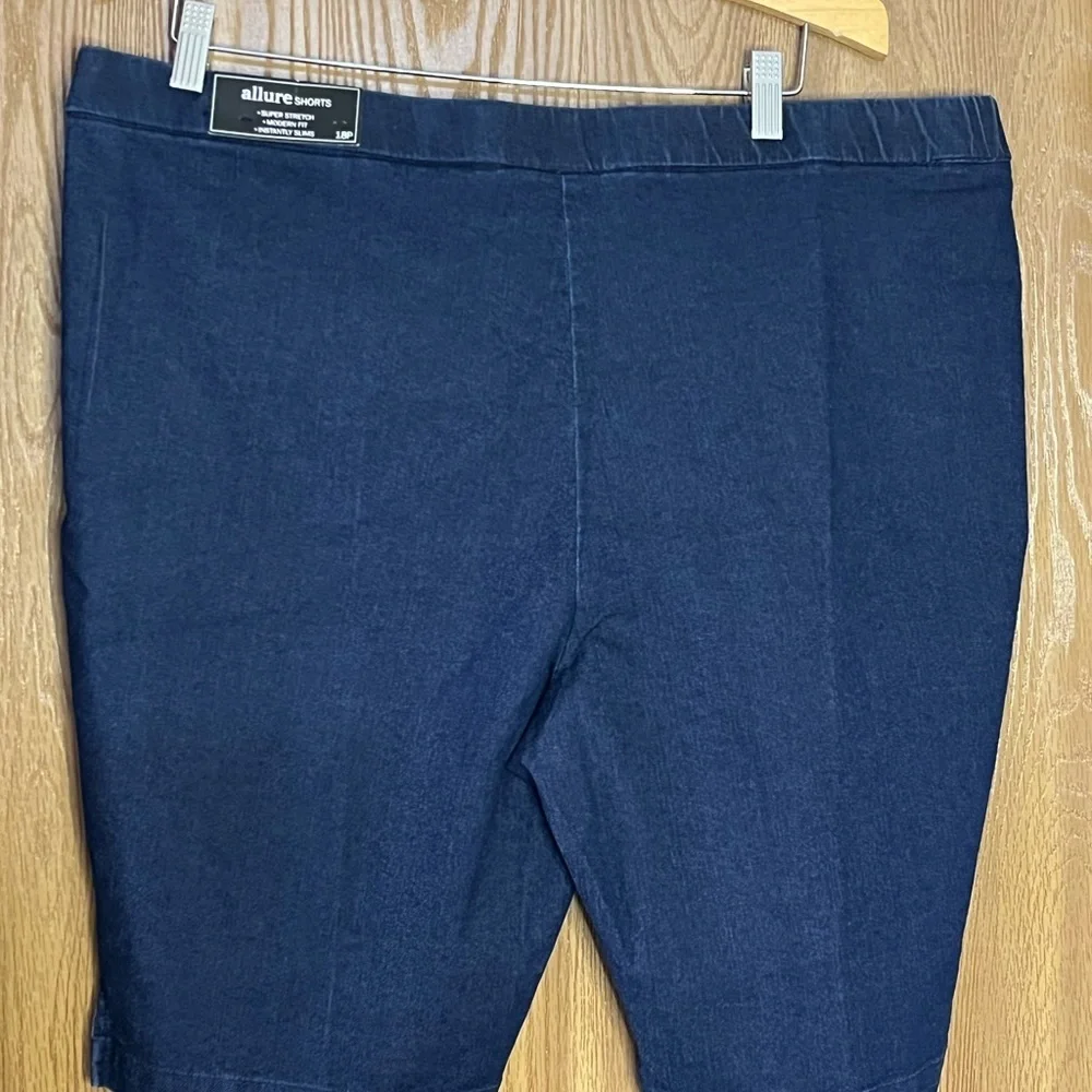 Allure Blue Denim Bermuda Shorts Casual Comfort - Picture 2 of 3
